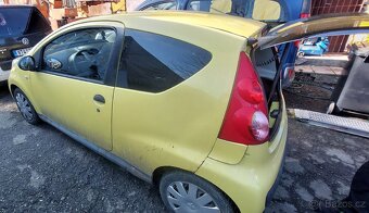 Peugeot 107 díly z toho vozidla - 2