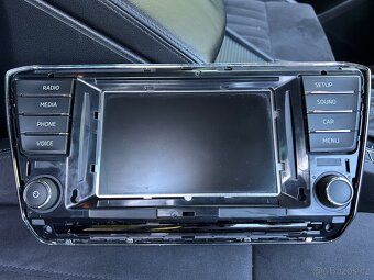 Skoda superb 3 displej/radio - 2