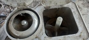 Stará pračka a ždímačka. - 2