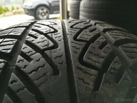 215/60/17 Goodyear zimni 5mm - 2