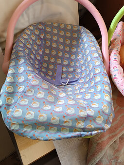 Lehátko-vajíčko pro panenky, - 2