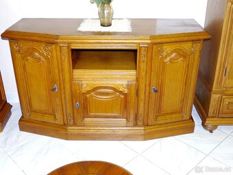 třídveřová rustikální komoda - 2