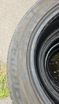 235/55R17 - 2