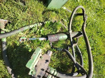 Hydraulika, hydraulický rozvaděč - 2