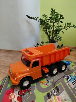 Nákladní auto Tatra - 2
