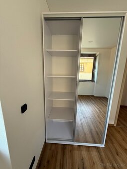Velká bílá skříň - 2