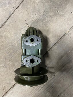 čerpadlo serva ZIL - 2