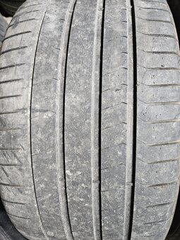 295/30R20 - 2