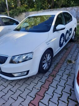 Škoda Octavia 3 1.6tdi modrá bila - 2