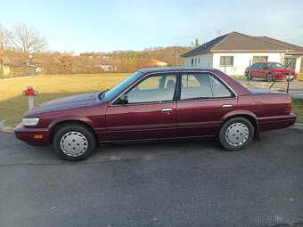 Nissan Stanza 2.4i 12V USA - 2