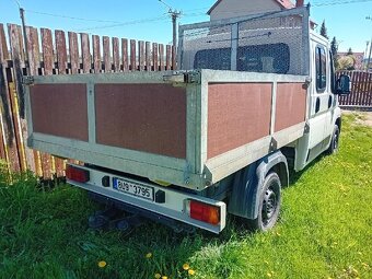 FIAT DUCATO 2,3JTD-15-88kw-valník,tažné,7míst-STK 2026 - 2
