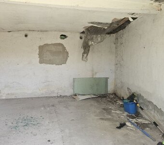Garáž bez č.p./č.e. na pozemku 3435/166, LV 1932 v obci Karv - 2