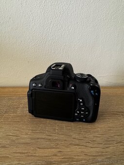 Canon EOS 750D - 2