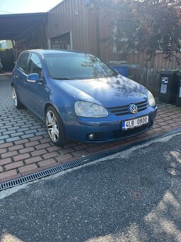 VW Golf V 1,9TDI 77KW - 2