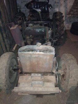 Malotraktor s příslušenstvím - 2