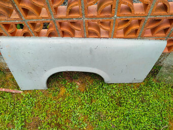 Blatník a zadní sklo - Trabant 601 - 2