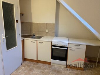 Pronájem bytu 2+1 45 m2 Opava, ul. Komárovská - 2
