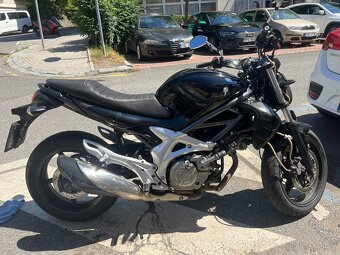 Suzuki Gladius - 2