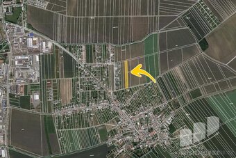 Prodej podílu 1/2 pole 1 988 m², Přerov VI-Újezdec - 2