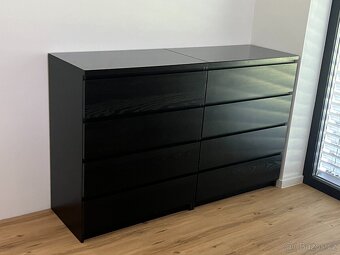 nábytek do ložnice = postel, skříň, komody - 2