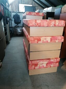 Válendy s úložným prostorem, postele zadáno - 2