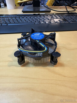 Originální chladič procesoru Intel - nový, nepoužitý - 2
