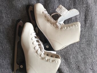 Dámské brusle vel 40 - 2