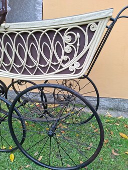 Starožitný kočárek pro miminko č.  1177 - 2