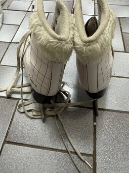 Dívčí brusle Sofia Tempish vel. 37 - 2