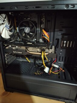 Starší herni pc Ryzen 7 2700 8jádro/16gb ddr4/R9 380 4gb - 2