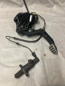 Spojkový pedál + hlavní spojkový válec GOLF 6 - 2