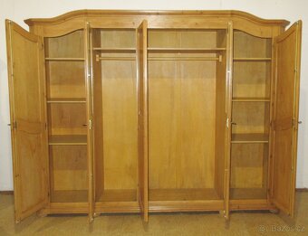 Šatní skříň z borovice pětidveřová - masiv - Výborný stav - 2