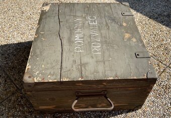 Stará vojenská dřevěná krabice - 2