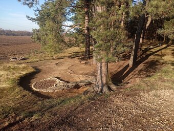 Stavební pozemek 735m2 + obytný kontejner - 2