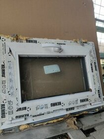 Plastové okno sklopné - 2