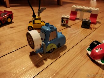 Lego Duplo Cars the pits stop 5829 - 2