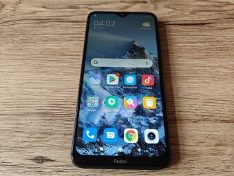 Xiaomi Redmi 8 LTE-6,22"IPS/4GB RAM/ 64GB cerna - 2