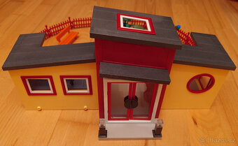 Domeček s ploty Playmobil - 2