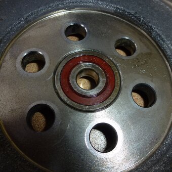 Suzuki Samurai 1,3 setrvačník - 2