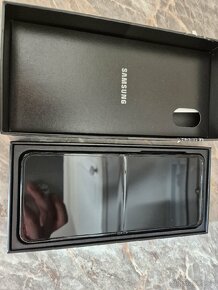 Samsung Galaxy Z Flip 4 - 2