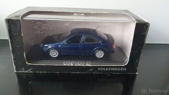 (PRODÁNO) - VW Volkswagen Bora Sedan Variant 1:43 Minichamps - 2