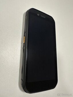 Cat S42. Odolný smartphone IP68 - 2