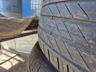 Pneu 185/60 R16 - 2