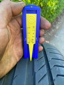 225/45 R17 94V Continental 4x6mm dot3114 zimní - 2