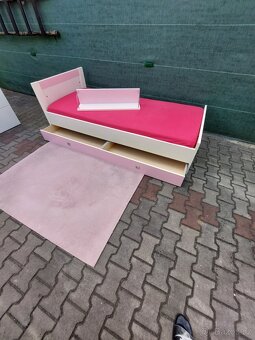 Dětská Postel ,skříň, Polička, koberec - 2