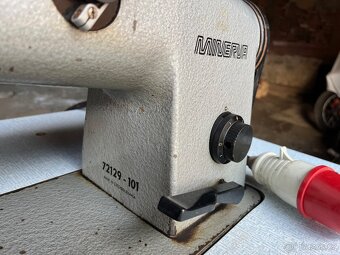 Šicí stroj Minerva 72129 - 101 + příslušenství - 2