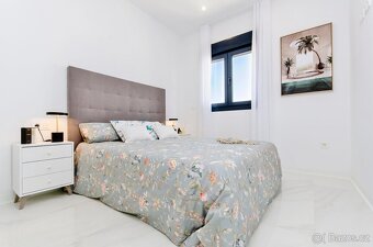 Moderní dvoupodlažní dům 4+kk o ploše 119 m² Španělsko - 2