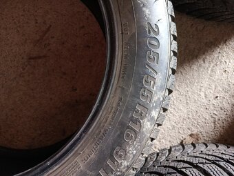Zimní pneu 205/55 R16 - 2
