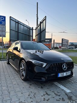 Mercedes-Benz A 220 AMG Line - 2