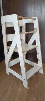 Montessori rostoucí učící věž - 2